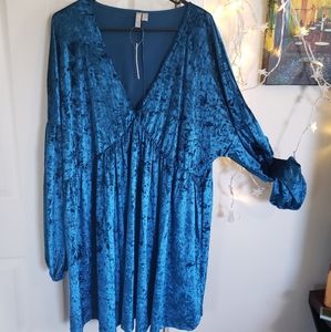 Blue velvet dress NWT